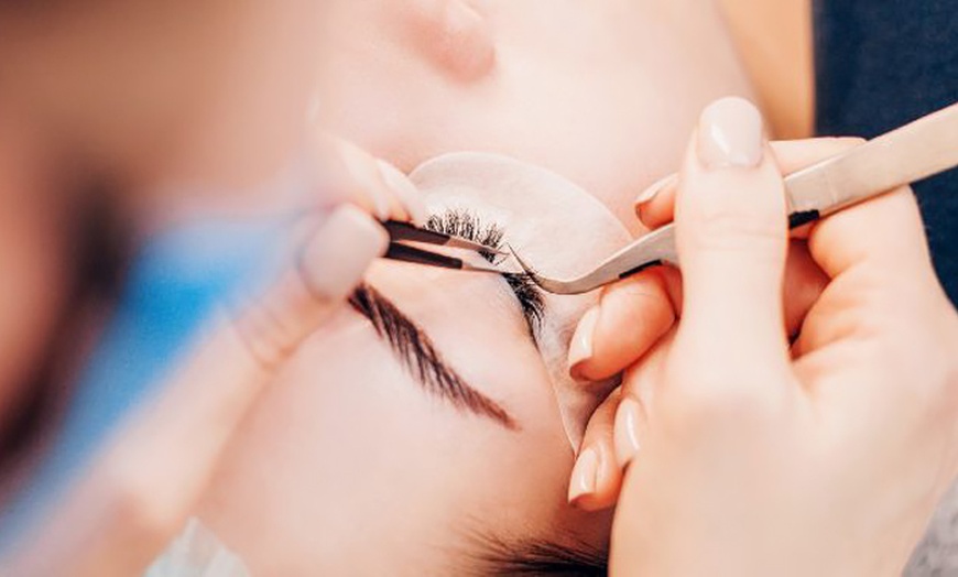 Image 3: Lifting y tinte de pestañas con opción a laminado de cejas para 1