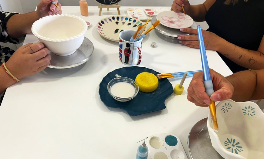 Image 4: Talleres de pintura en cerámica con opción a bebida para 1 o 2