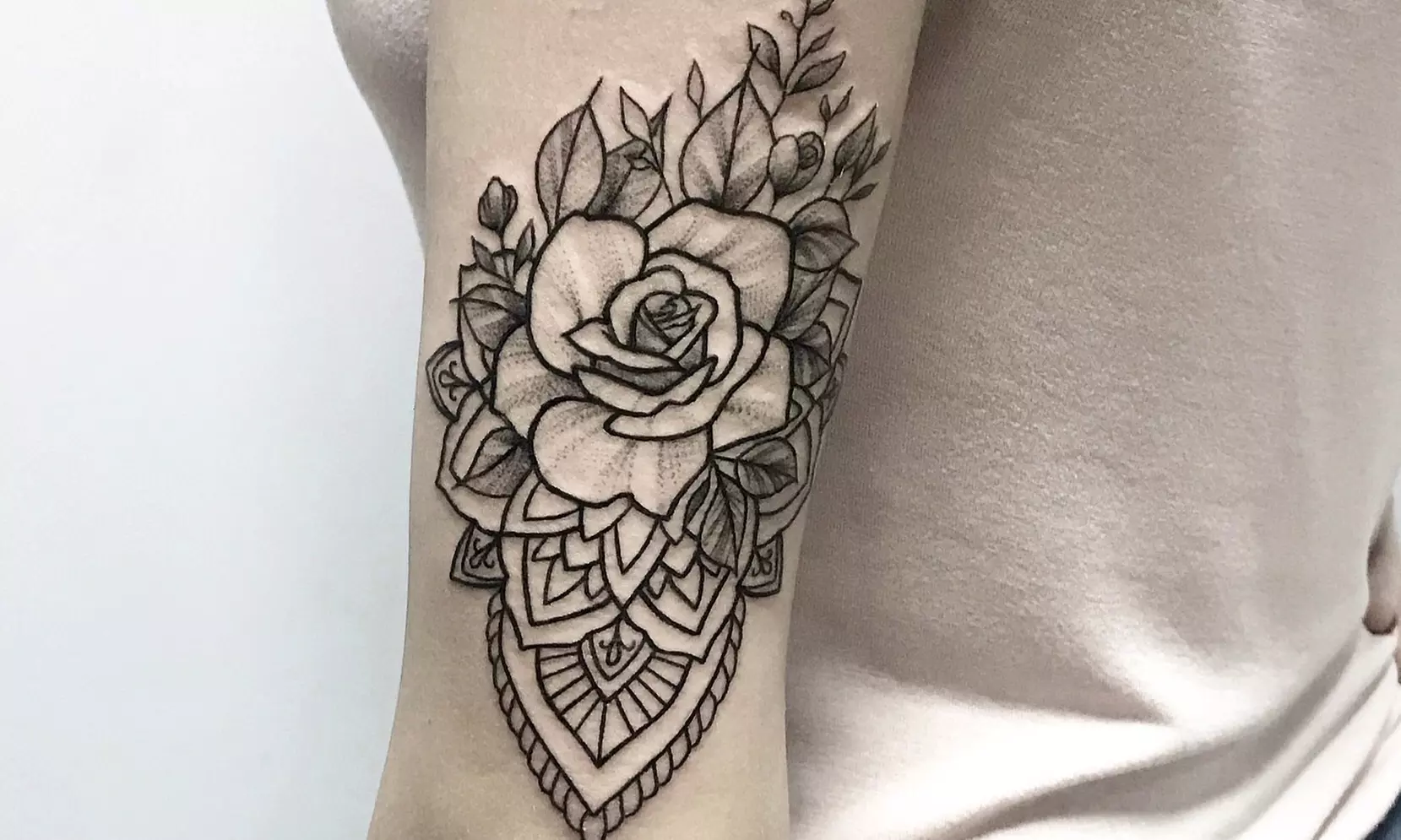 Wykonanie pełnego tatuażu w 5HT Tattoo Studio