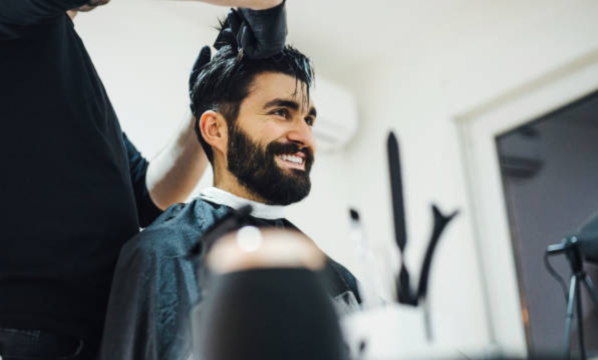 Image 9: Transforma tu melena con una sesión de peluquería con corte y peinado