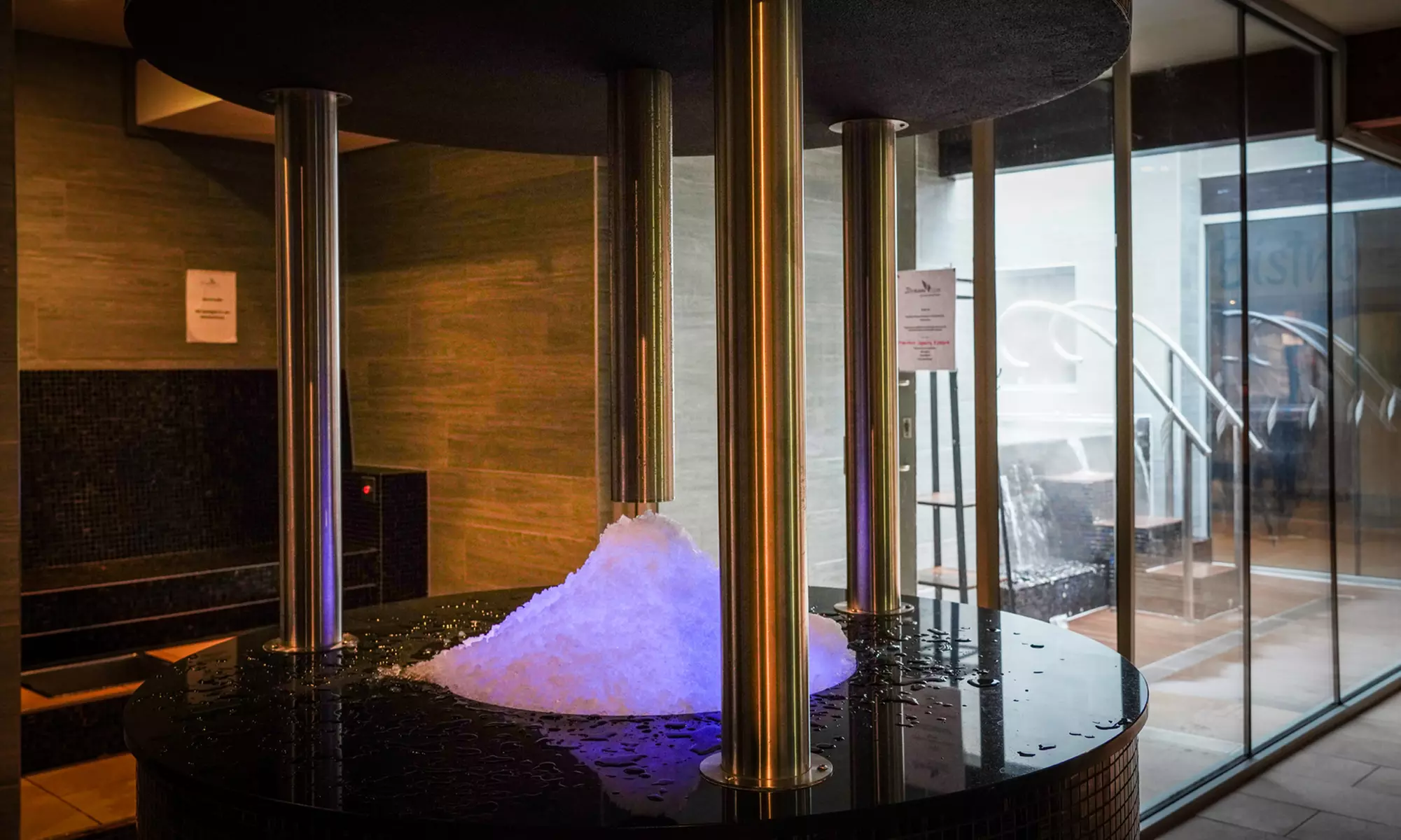 West Yorkshire: Double Room for 2 w/ Breakfast & Dinner, Plus Prosecco