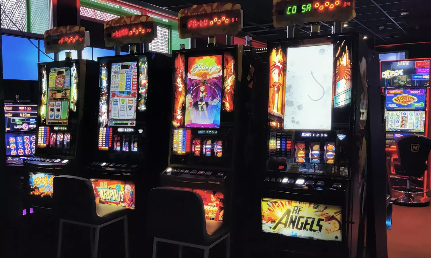 Cena en sala de bingo