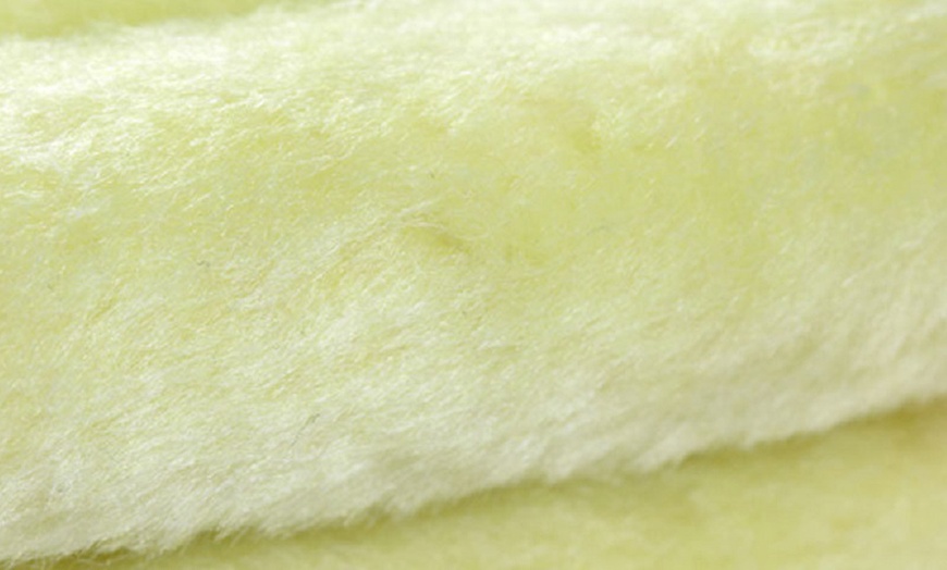 Image 4: Microfiber Cleaning Brush