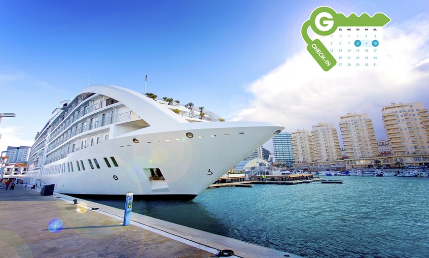 Image 1: Luxe 5* hotelschip in Gibraltar