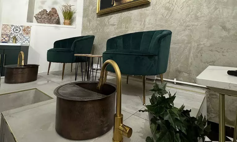 ❄️ Get Winter-Ready: Gel Shellac Mani-Pedi at La Vie Nails and Beauty