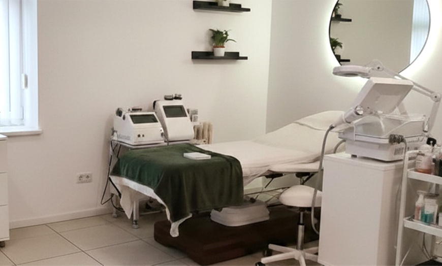 Image 6: Cavitación, presoterapia, lipoláser y masaje drenante: 3 o 6 sesiones