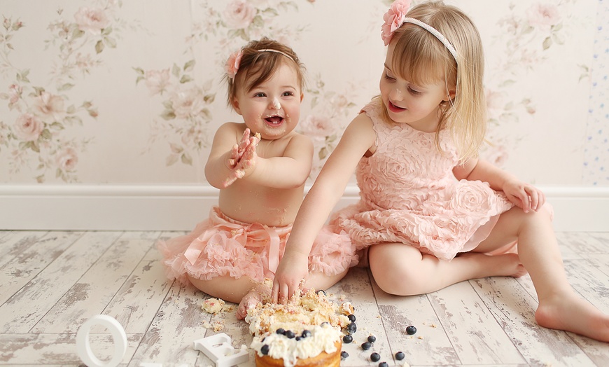 Image 4: Cake Smash Baby Photoshoot