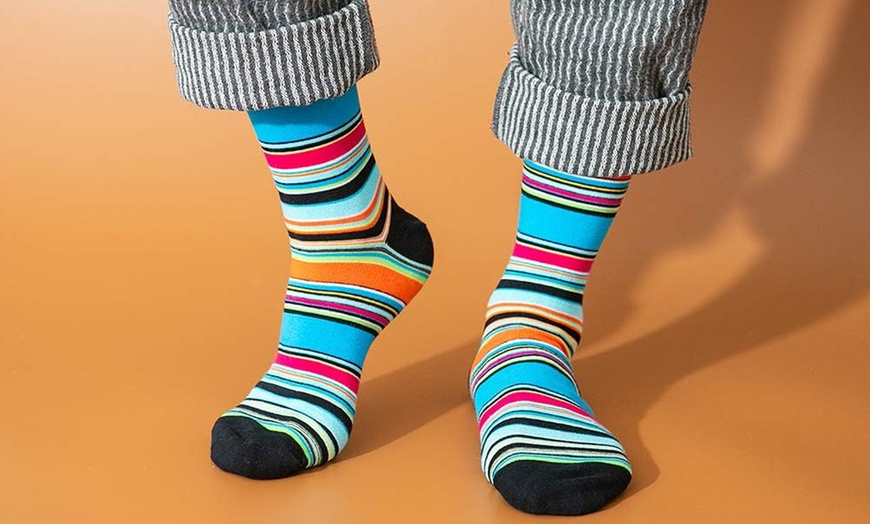 Image 7: Up to Four Pairs of Men's Geo Pattern Colourful Cotton Socks