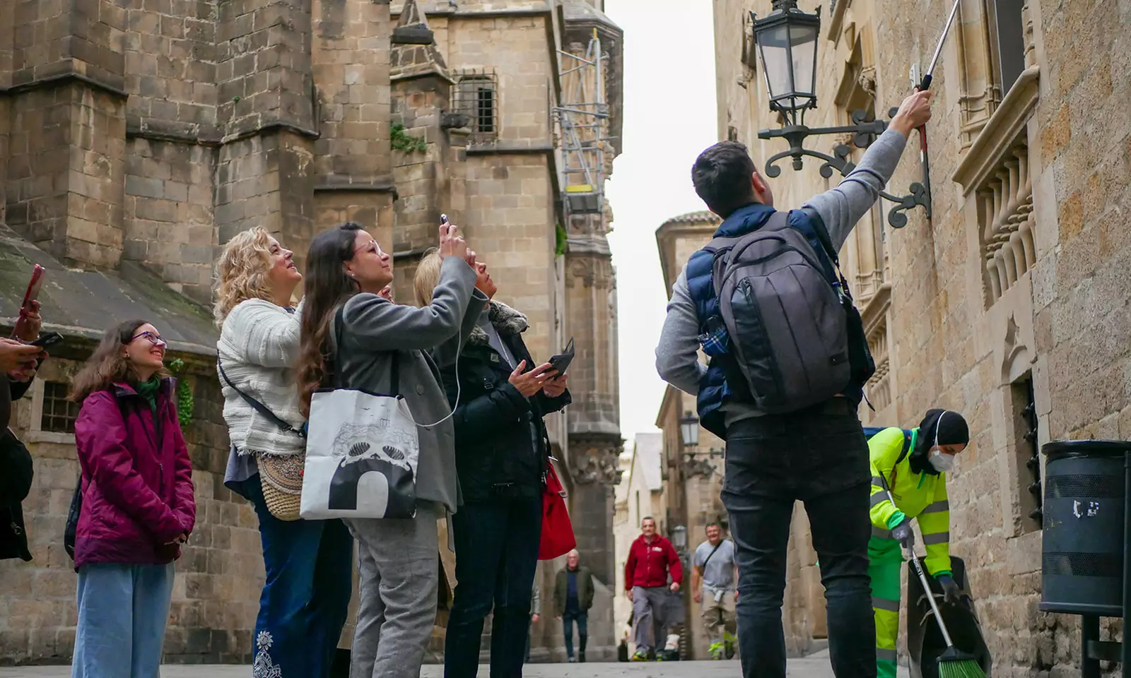 Tour guiado por Barcelona con opción a realidad aumentada y comida