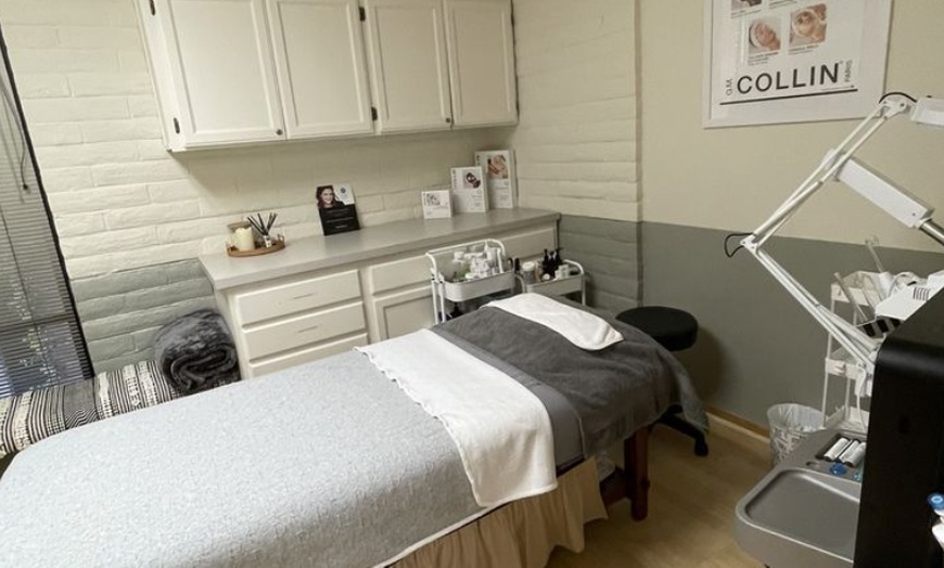 Image 8: Up to 20% Off on Eyelash Extensions at iBeauty PMU and Lashes
