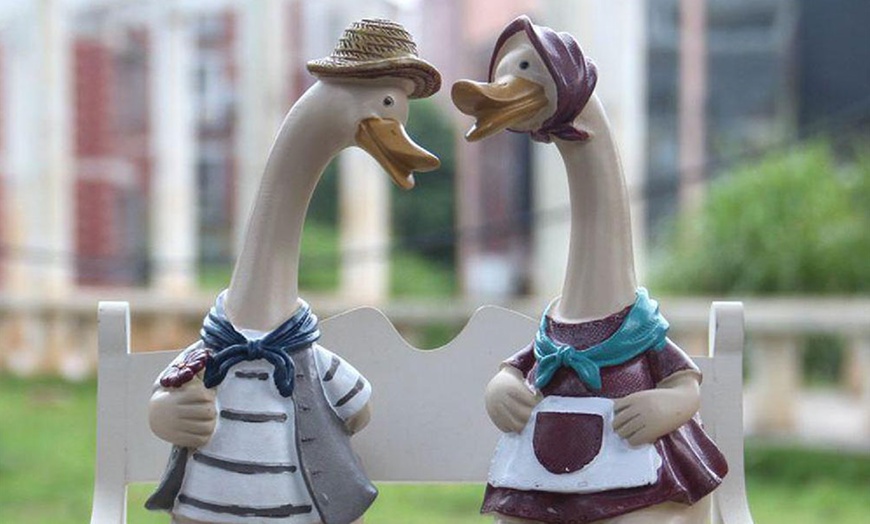 Image 6: Garden Resin Couple Duck Statue Decoration