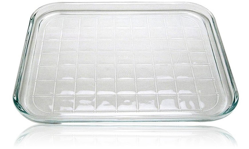 Image 8: Pyrex Glass Baking Trays