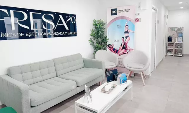 1 o 3 sesiones de rejuvenecimiento facial con IPL en Clinica Fresa 20