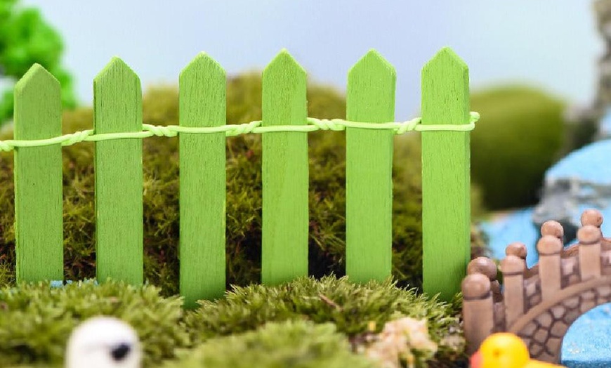 Image 21: One or Two Mini Fences