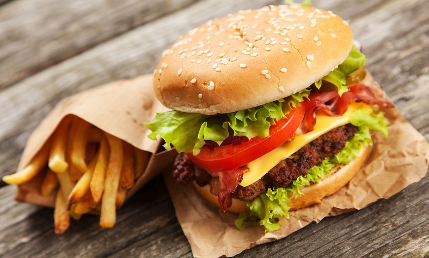 Image 1: Formule burger, frites et boisson