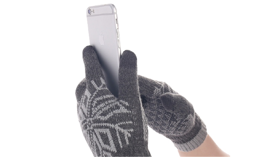 Image 3: Men's Touch Screen Knitted Gloves