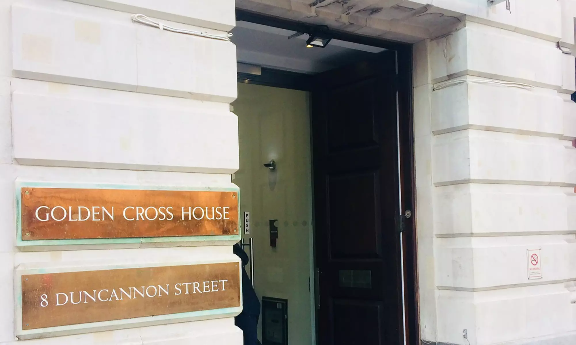 1-Hour Laser Teeth Whitening With a Consultation & 2 Whitening Pens