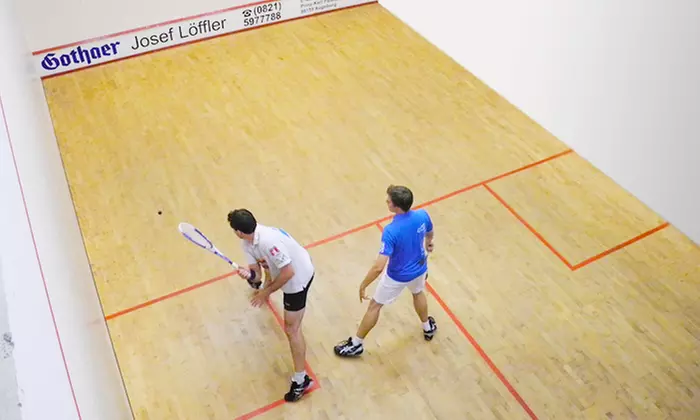 60 Min. Squash inkl. Schlägern, Bällen für Zwei im Squash-Center Königsbrunn (bis zu 51% sparen*) - Primary Image