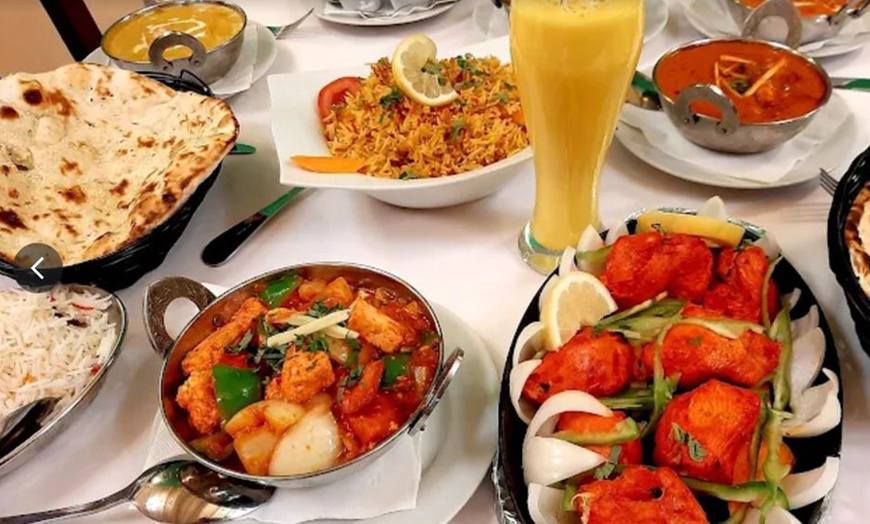 Image 1: Explora la cocina india: menú indio completo para 2 o 4 personas