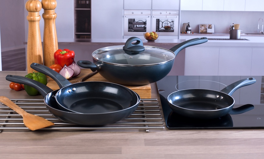 Image 33: Russell Hobbs Ceramic Cookware