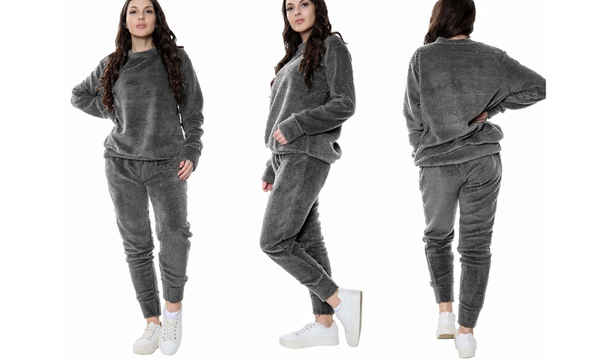 Image 4: Two-Piece Fluffy Loungewear Set