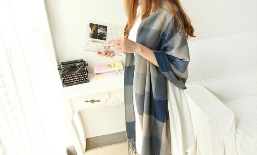 Image 14: Women's Oversized Pashmina Scarf