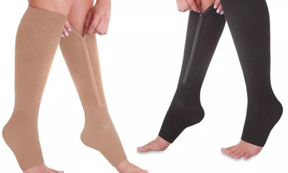 1, 2 ou 4 paires de bas de compression, noir ou nude, apaisent les jambes et les pieds - Primary Image