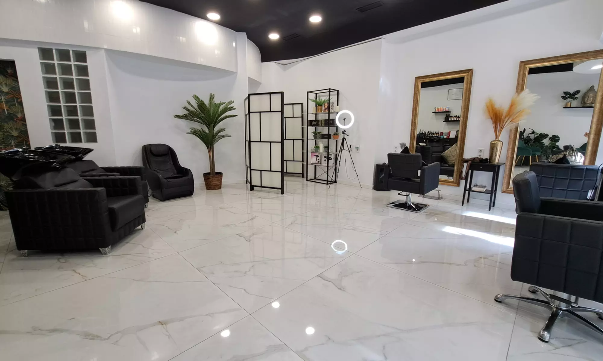 Cabello suave y sedoso: tratamiento alisador a elegir, masaje y corte