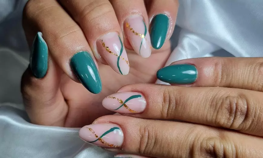 Image 1: Manicura, pedicura o manipedicura semipermanente 