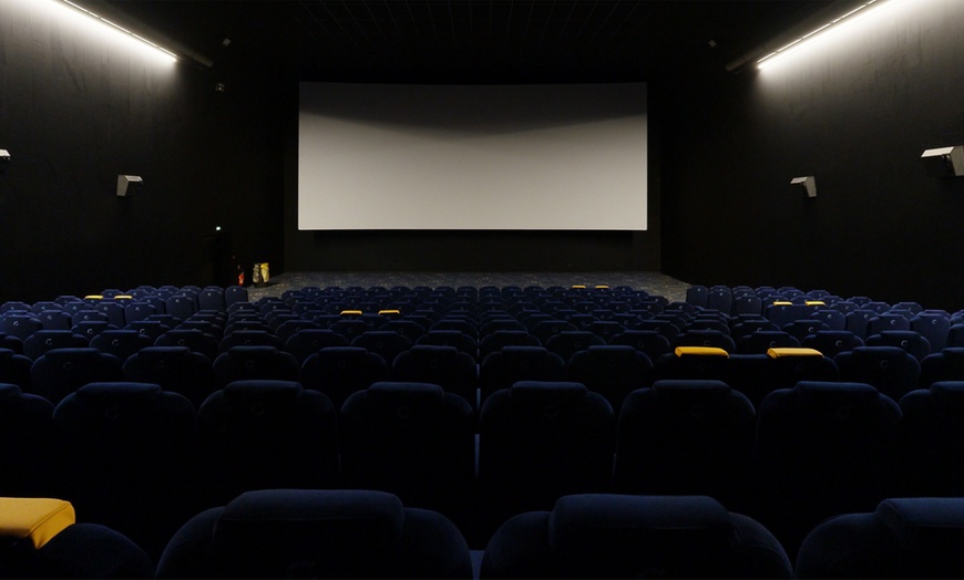 Image 3: Profitez du meilleur du cinéma avec une place Cinéville 