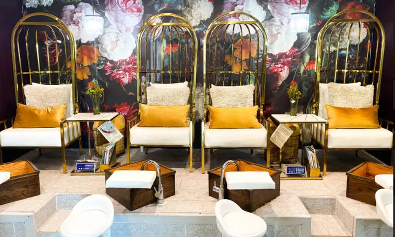 Shiatsu Foot Massage, Foot Soak, and Collagen Eye Treatment for One, Two, or Four at Etagere (Up to 37% Off) - Primary Image