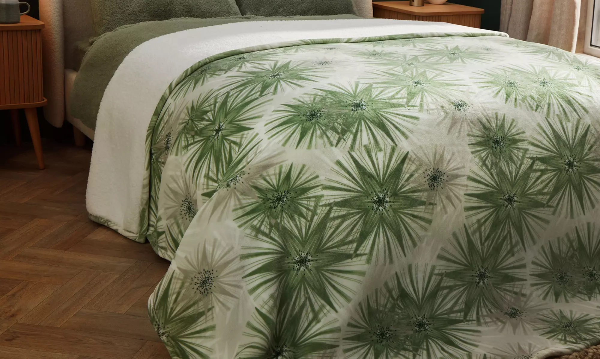 Super-Sized Silentnight Snugsie Giant Family Sherpa Blanket