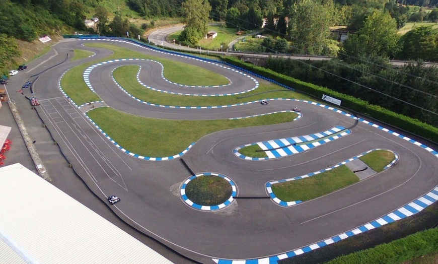 Image 4: Tandas de 10 minutos en Karting Soto de Dueñas para 1 o 2 adultos