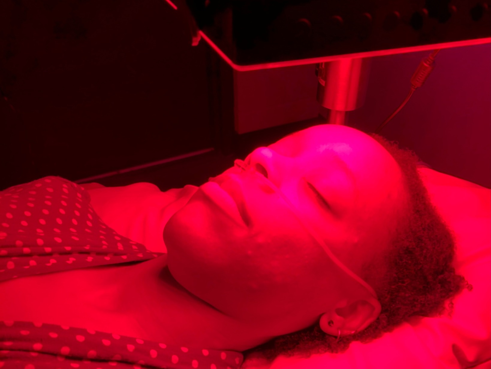 Anti-Aging Facial Red Light and Hydrogen Therapy Options