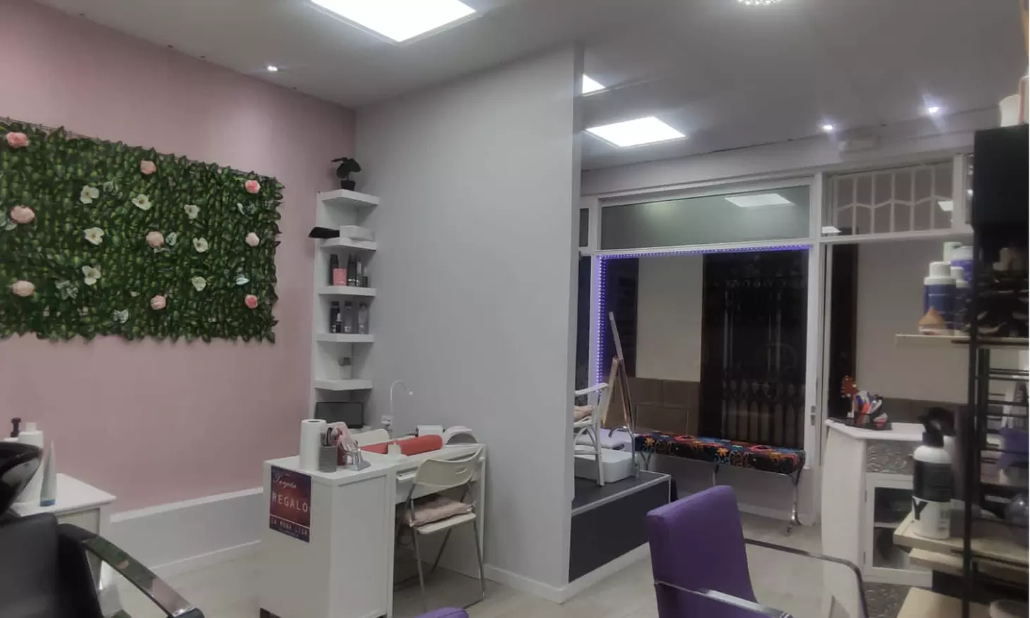 Sesión de manicura y/o pedicura normal o spa en KatyRouse Peluquería & Estética - Image 5