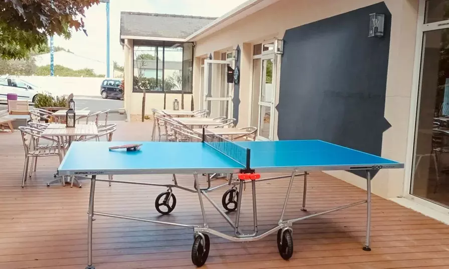 Angers Sud : chambre standard ou supérieure, option pdj et planche