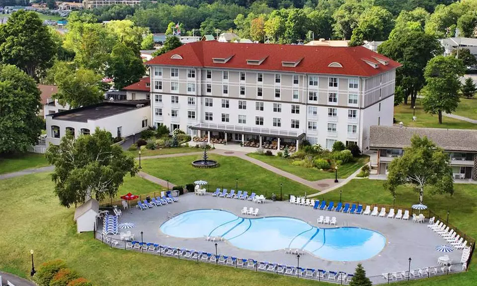 Fort William Henry: Historical Elegance on Lake George