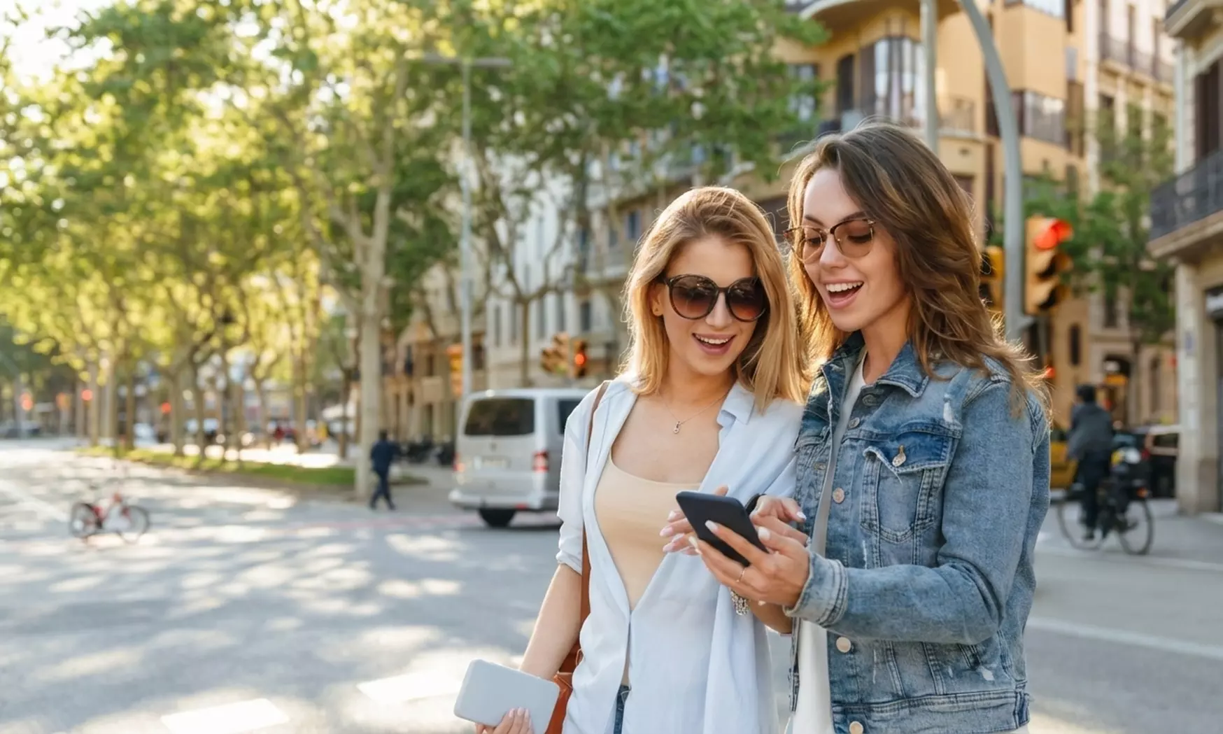 Verken een nieuwe stad met WhatsApp: pauzeer en wandel wanneer en hoe jij wil met korting tot 50% - Primary Image