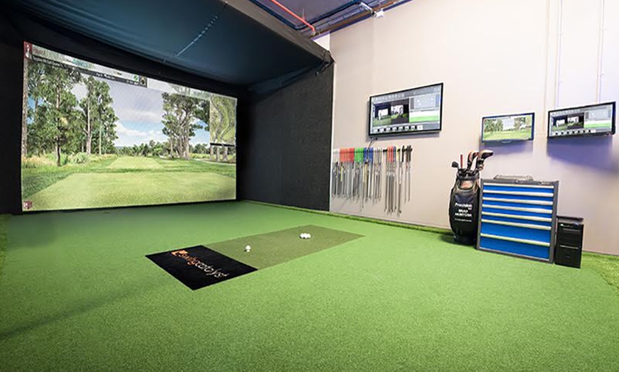 Image 2: 1-Hour Indoor Driving Range for 4 People