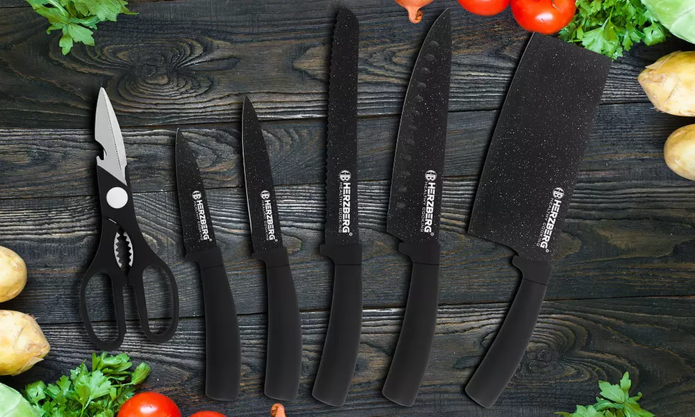 Ensemble 8 pièces avec couteaux, aiguiseur, ciseaux et support