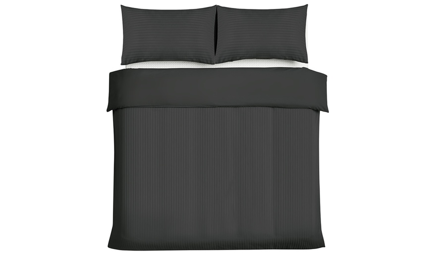 Image 11: Three Pieces Stripe Duvet Cover Set With Two Pillowcases