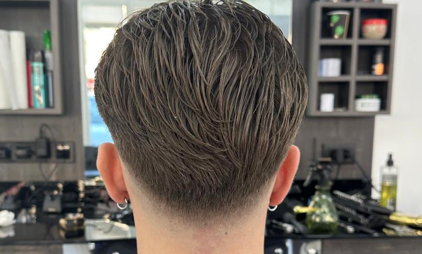 Image 2: Herren-Haarschnitt opt. inkl. Bart-Pflege für 1 Person