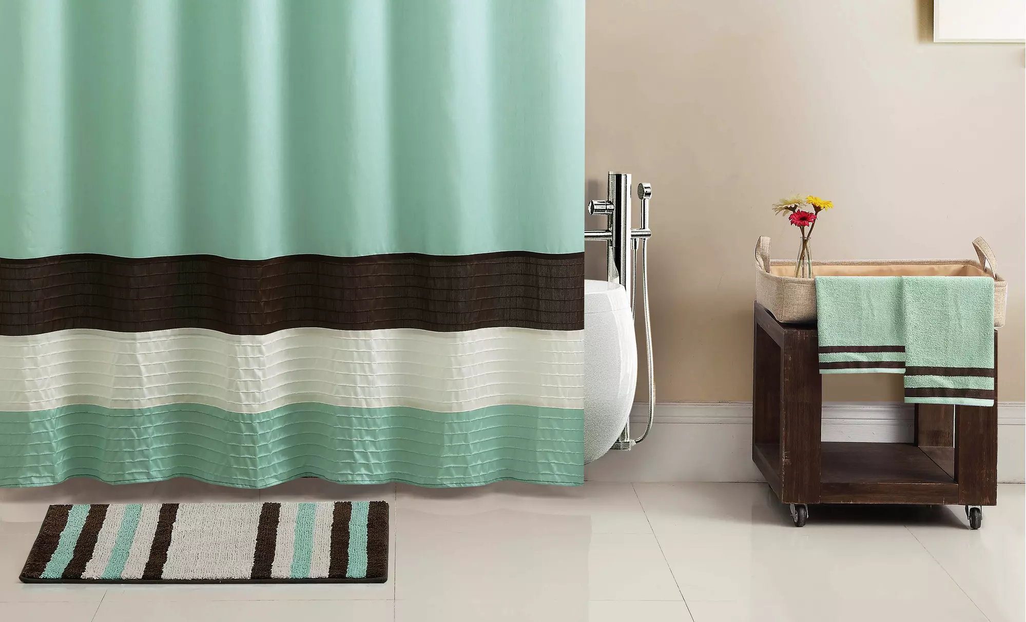 Regatta 17-Piece Bath Set. Free Returns. - Primary Image
