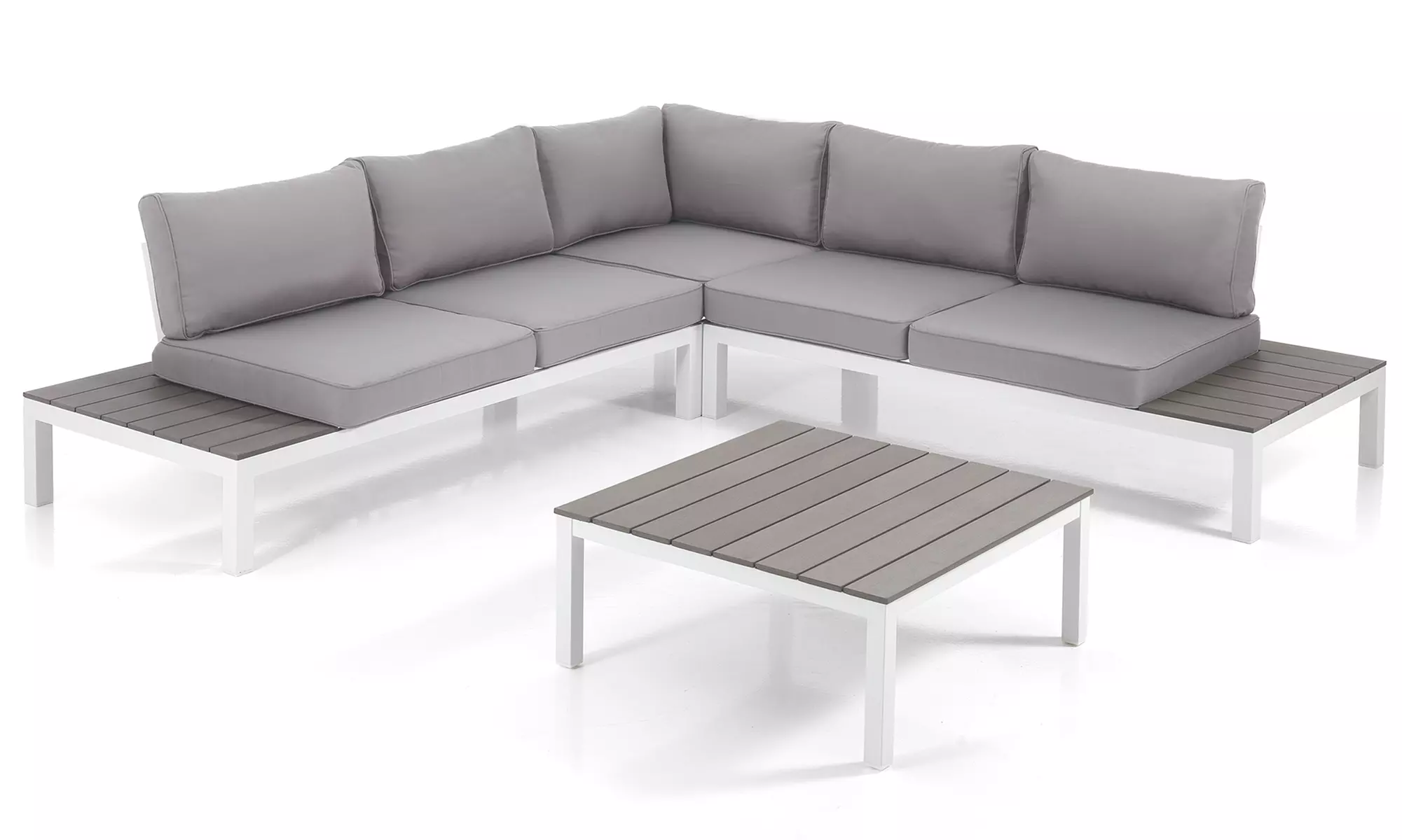 Tomasucci Loungemöbel für Innen und Außen