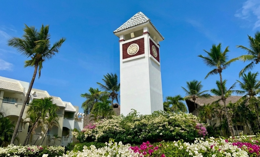Image 3: ✈ 4 or 7-Night All Inclusive Dominican Republic Vacation with Air