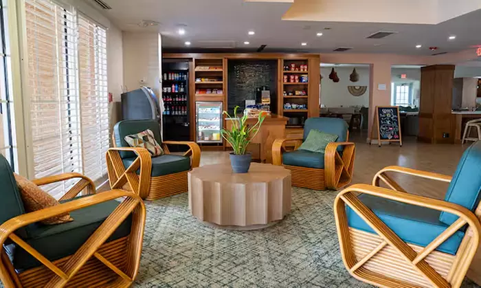 Member Pricing: Inn of Naples, Tapestry Collection by Hilton