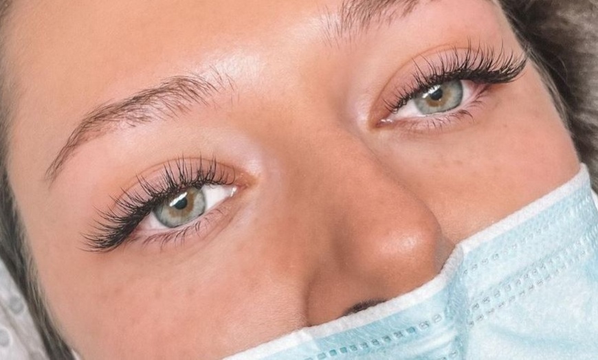 Image 5: Eyelash Extensions