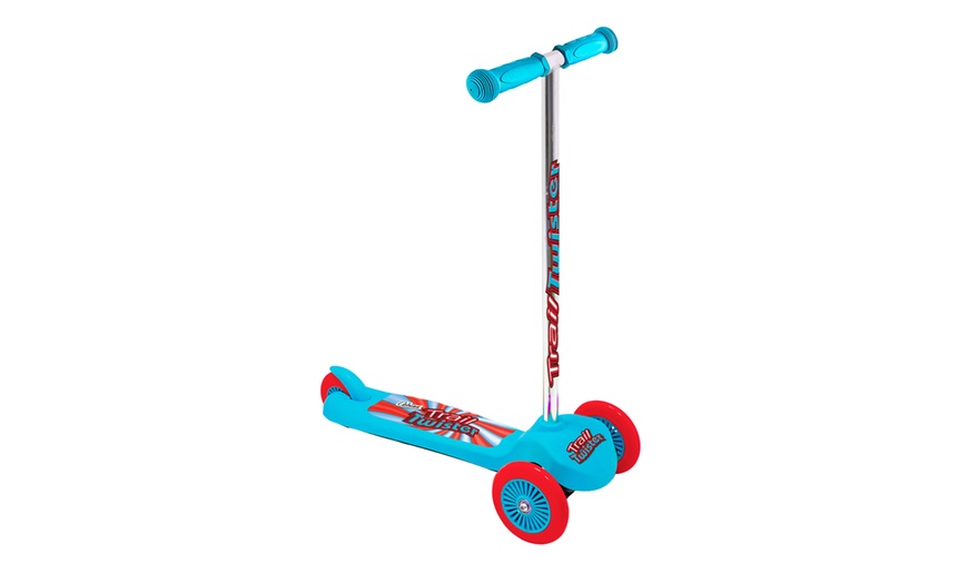 Image 2: Ozbozz Pink or Blue Trail Twist Scooter