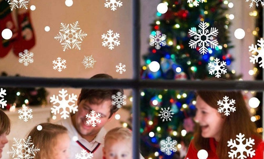 Image 8: Up to 162 Snowflake Window Stickers