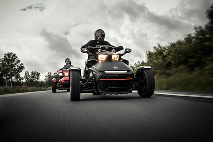 Formation à la conduite de véhicule Can Am 3 roues à 249 € avec Paddock Driving School